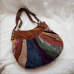 Boho chic bag! This is THE bag to have ladies.